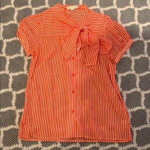 Incredible look!! Size small.